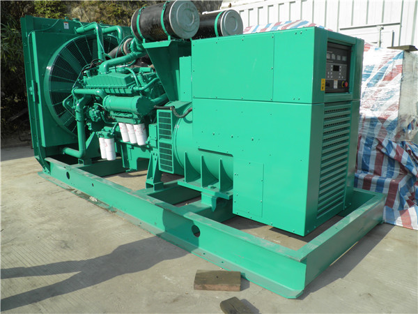 宽城发电车出租-柴油发电机散热器怎样散热